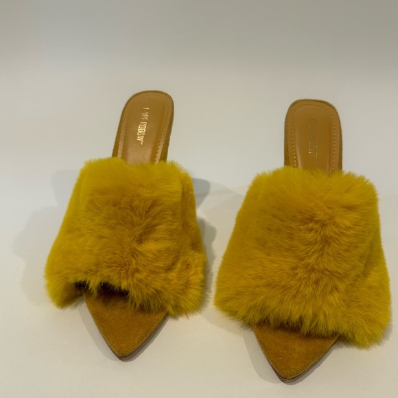 Heals size 9 yellow fluffy - Picture 4 of 5